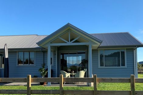 Photo of property in 46 Montgomery Crescent, Kinloch, Taupo, 3377