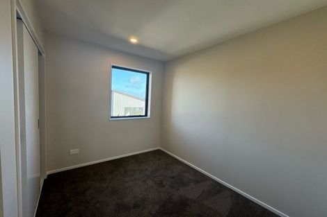 Photo of property in 2 Don Oliver Lane, Glen Eden, 0602