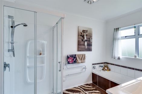 Photo of property in 1111b Karamu Road North, Mayfair, Hastings, 4122