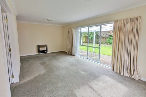 Photo of property in 4 Royal Oak Drive, Kelvin Grove, Palmerston North, 4414