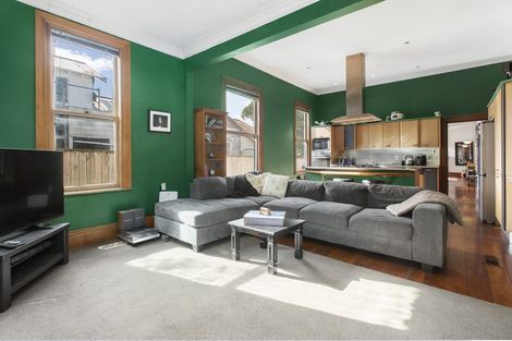 Photo of property in 102 Derwent Street, Island Bay, Wellington, 6023