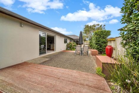 Photo of property in 8 Dolphin Parade, Bell Block, New Plymouth, 4312