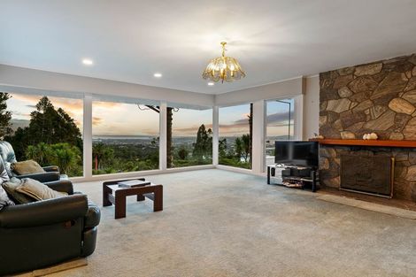 Photo of property in 42 Rangiwai Road, Titirangi, Auckland, 0604