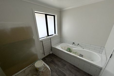 Photo of property in 42 Evergreen Parade, Rosehill, Papakura, 2113