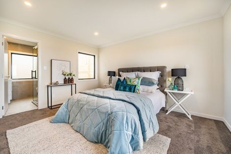 Photo of property in 14 Poto Road, Normandale, Lower Hutt, 5010