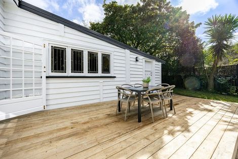Photo of property in 2 Centennial Park Road, Wellsford, 0900