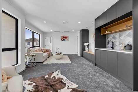 Photo of property in 14 Hughs Way, Flat Bush, Auckland, 2019