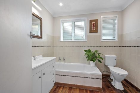 Photo of property in 13 North Crescent, Kaukapakapa, 0873