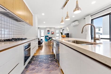 Photo of property in 16 Kearns Drive, Hobsonville, Auckland, 0616