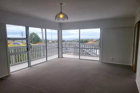 Photo of property in 832 East Coast Road, Oteha, Auckland, 0630