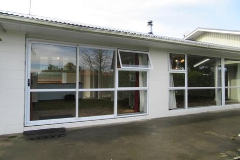 Photo of property in 33 Powell Crescent, Ilam, Christchurch, 8041