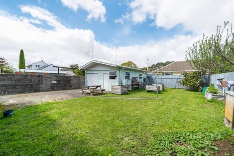 Photo of property in 5 Seddon Street, Wallaceville, Upper Hutt, 5018