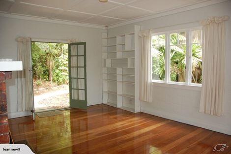 Photo of property in 8 Park Road, Titirangi, Auckland, 0604