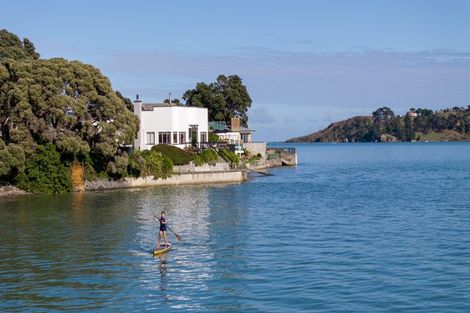 Photo of property in Wallis Street, Raglan, 3225