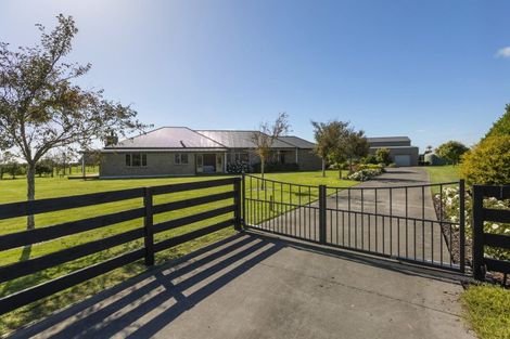 Photo of property in 8 Pitt Road, Hillsborough, New Plymouth, 4372