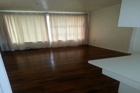 Photo of property in 2/2 Lansdowne Street, Bayswater, Auckland, 0622