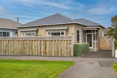 Photo of property in 5 Hargest Crescent, Saint Kilda, Dunedin, 9012