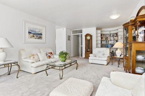 Photo of property in 3/212 Hurstmere Road, Takapuna, Auckland, 0622