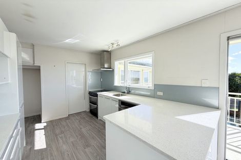 Photo of property in 122 Hugh Green Drive, Pinehill, Auckland, 0632