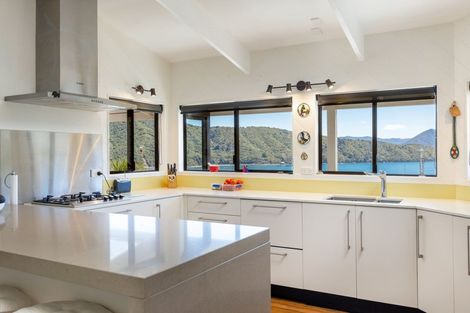 Photo of property in 362a Waikawa Road, Waikawa, Picton, 7220