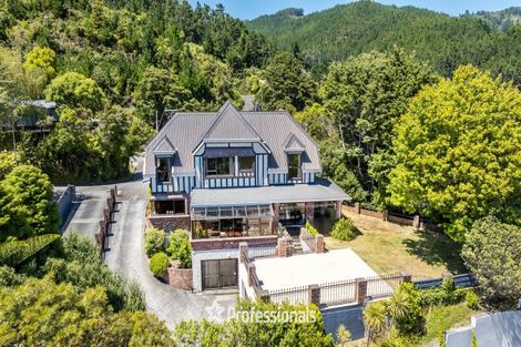 Photo of property in 1 Hobbit Lane, Pinehaven, Upper Hutt, 5371