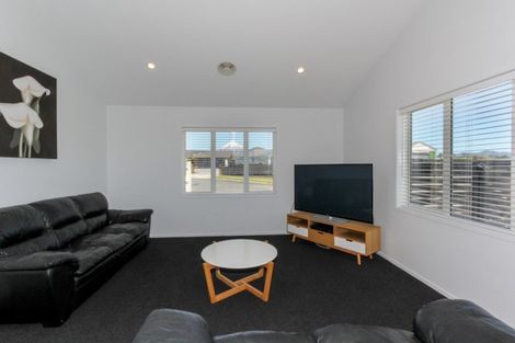 Photo of property in 53 Fernbrook Drive, Hurworth, New Plymouth, 4310