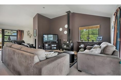 Photo of property in 11 Pineview Lane, Helensville, 0875