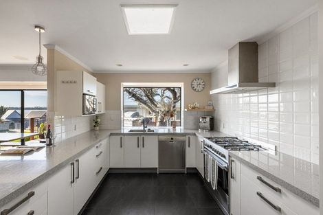 Photo of property in 26 Forrester Drive, Welcome Bay, Tauranga, 3112