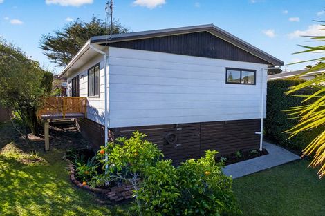 Photo of property in 1/30 Savoy Road, Glen Eden, Auckland, 0602