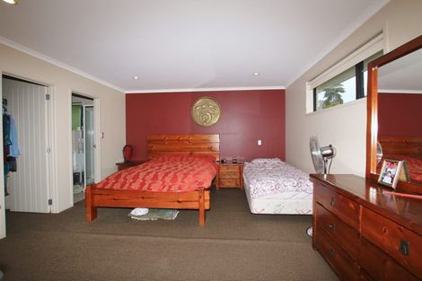 Photo of property in 3 Ohau Court, Fairview Heights, Auckland, 0632