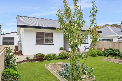 Photo of property in 3 Molyneux Avenue, Cromwell, 9310