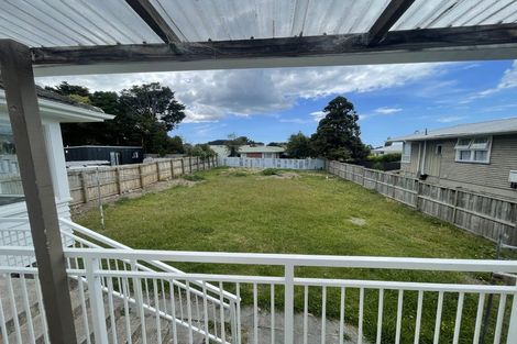 Photo of property in 16 Covil Avenue, Te Atatu South, Auckland, 0610