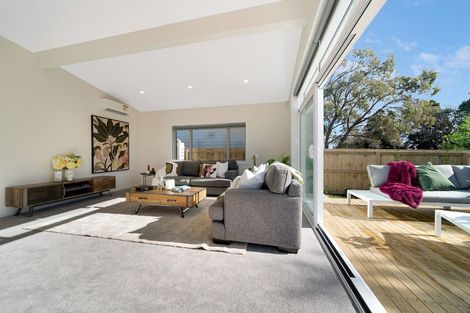 Photo of property in 398 Main Road, Huapai, Kumeu, 0810