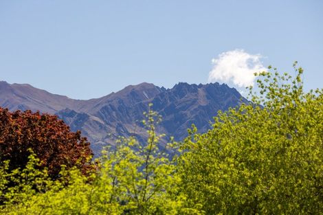 Photo of property in 3 Heuchan Lane, Wanaka, 9305