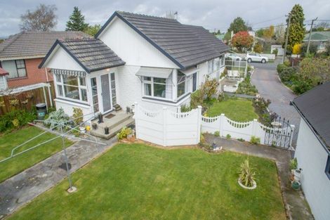 Photo of property in 42 Greendale Avenue, Avonhead, Christchurch, 8042