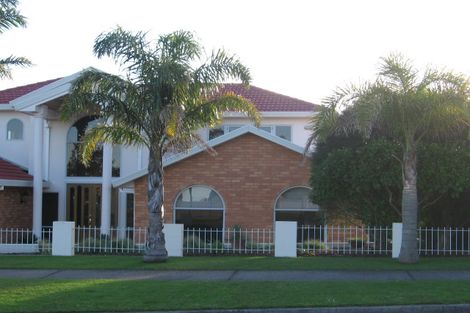 Photo of property in 11 Kahala Place, West Harbour, Auckland, 0618