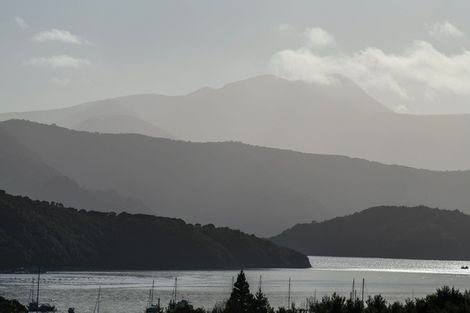 Photo of property in 9 Matai Place, Waikawa, Picton, 7220