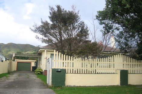 Photo of property in 51 Cambridge Terrace, Waiwhetu, Lower Hutt, 5010