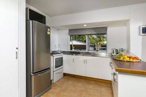 Photo of property in 30a William Bond Street, Stanley Point, Auckland, 0624