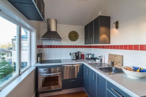 Photo of property in 127 Grant Road, Thorndon, Wellington, 6011