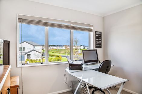 Photo of property in 6 Pickaberry Avenue, Karaka, Papakura, 2113