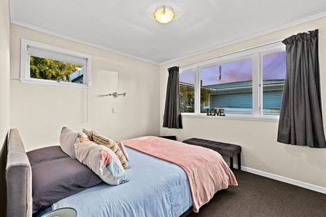 Photo of property in 17b Richards Avenue, Forrest Hill, Auckland, 0620