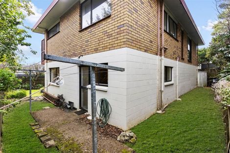 Photo of property in 1/3a Charles Dickens Drive, Mellons Bay, Auckland, 2014