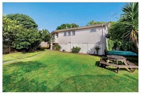 Photo of property in 30 Mirrabooka Avenue, Botany Downs, Auckland, 2010