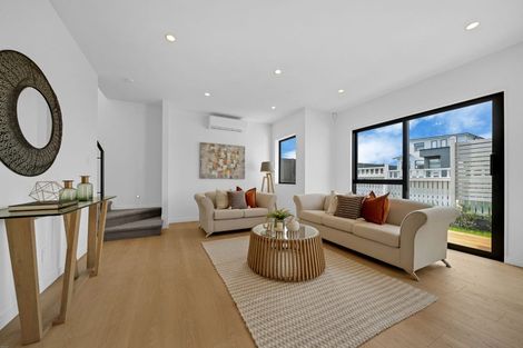 Photo of property in 1/145 Bucklands Road, Bucklands Beach, Auckland, 2012