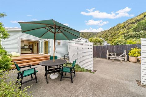 Photo of property in 13 Hinau Street, Eastbourne, Lower Hutt, 5013