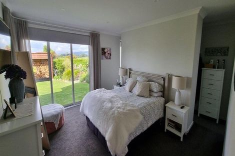 Photo of property in 9 Waipuna Grove, Levin, 5571