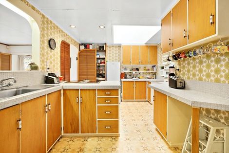 Photo of property in 86 Rawhiti Road, Pukerua Bay, 5026