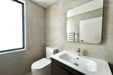 Photo of property in 13a Matterhorn Crescent, Northpark, Auckland, 2013