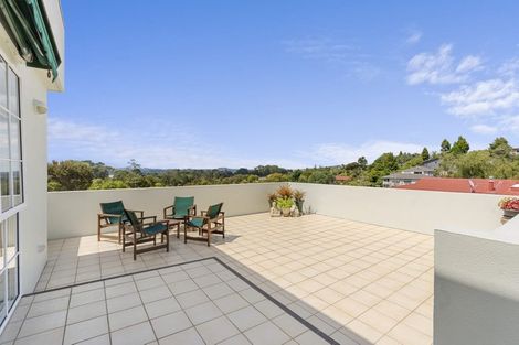 Photo of property in 8 Calman Place, Chatswood, Auckland, 0626